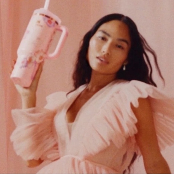 Last One! LIMITED EDITION Barbie 80s Peaches 'n Cream 40oz Stanley Tumbler - Picture 5 of 9